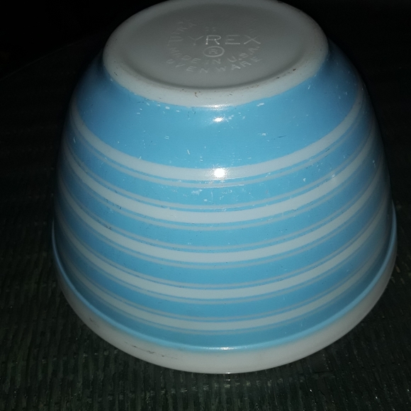 Vintage Pyrex; candy striped blue 401 - Picture 2 of 7